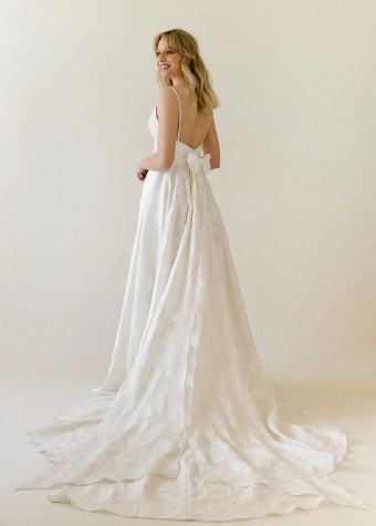 Truvelle Bridal Calista (Version 1) #1 thumbnail