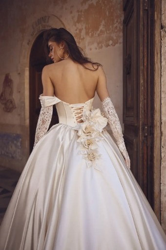 Pnina Tornai 15092 #1 thumbnail