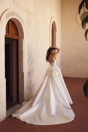 Pnina Tornai 15098 #1 thumbnail
