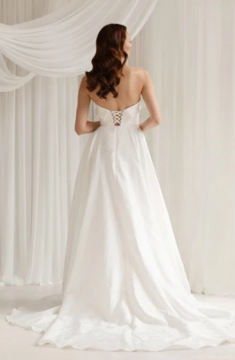 Truvelle Bridal Cassie #2 thumbnail