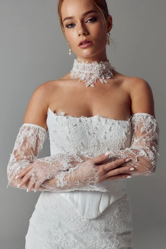 Evie Young Georgia #4 thumbnail