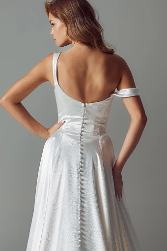 Evie Young Molly #7 thumbnail