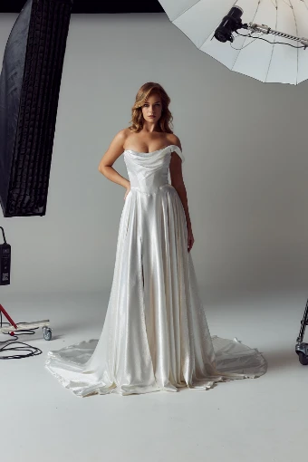 Evie Young Molly #2 thumbnail