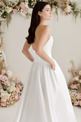 Truvelle Bridal Dahlia #7 thumbnail