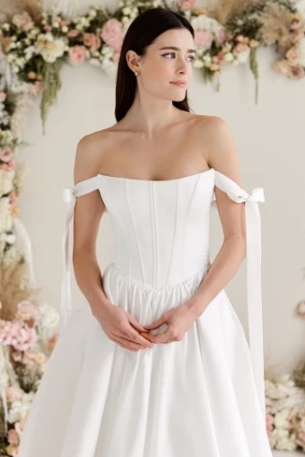 Truvelle Bridal Dahlia #3 thumbnail